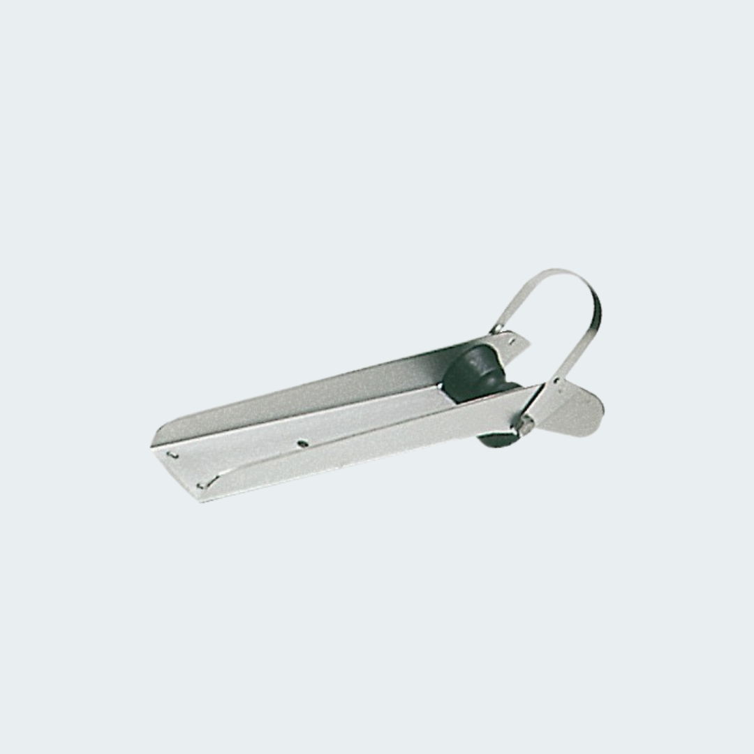 Bow Roller With Fairlead
