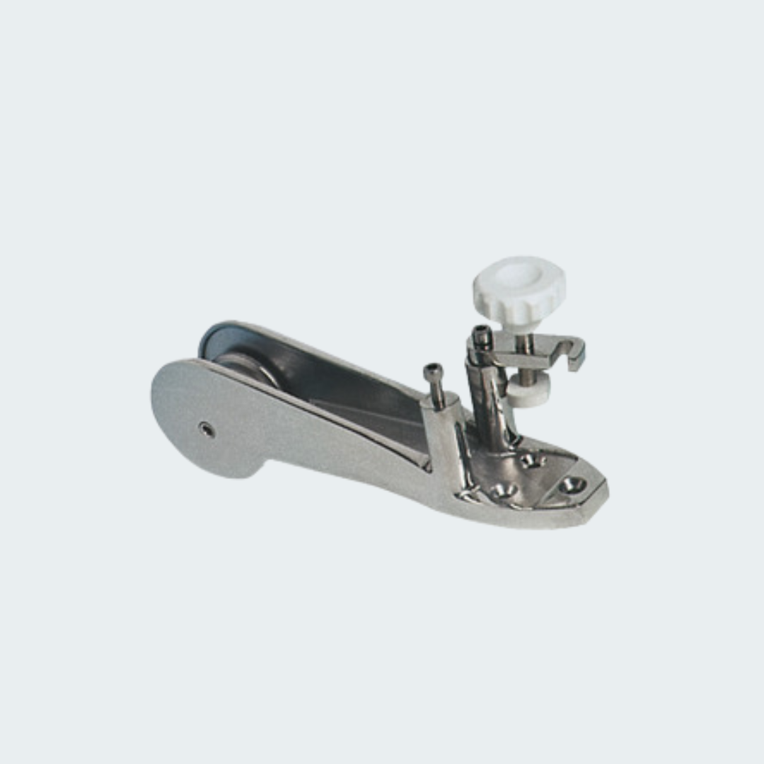Bow Roller With Anchor Locker