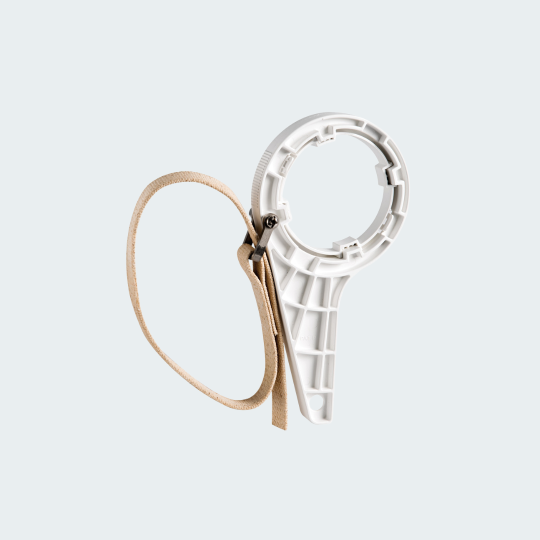 Universal Key To Screw/Unscrew Strainers