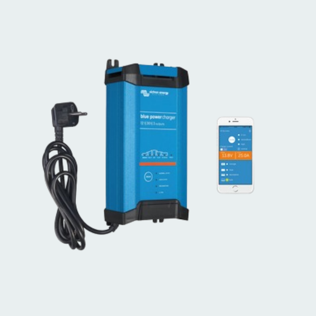Blue Smart IP22 Charger 12/30(3) 230V CEE 7/7